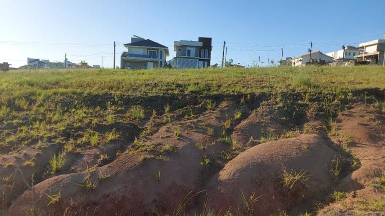 Terreno à venda no Tomazetti: 