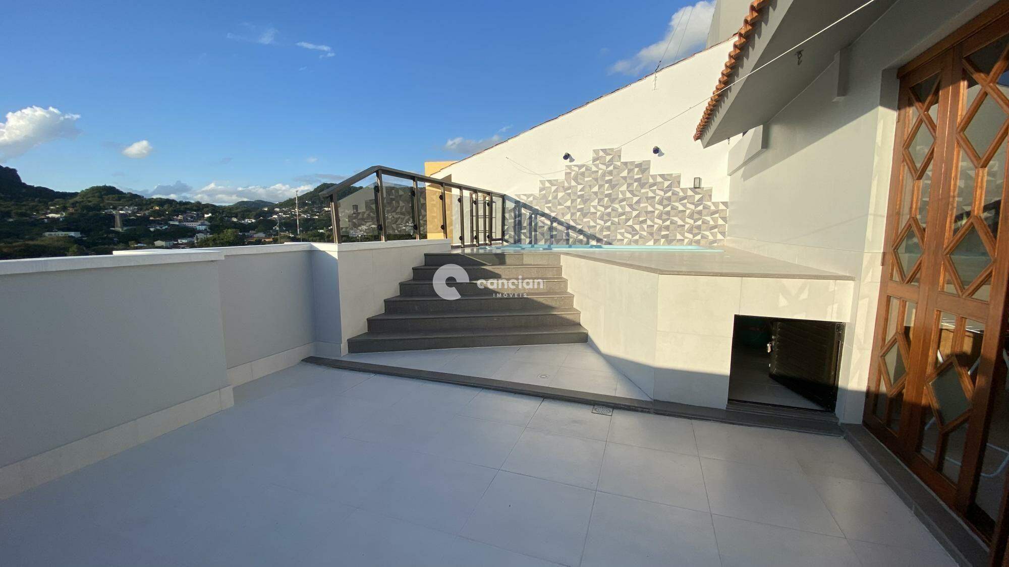 Duplex à venda no Centro: 