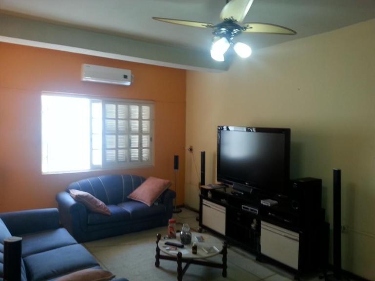 Sobrado à venda no Dom Antônio Reis: 