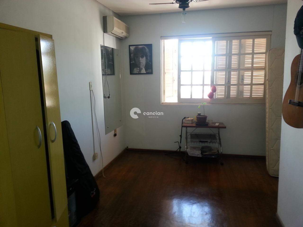Sobrado à venda no Dom Antônio Reis: 