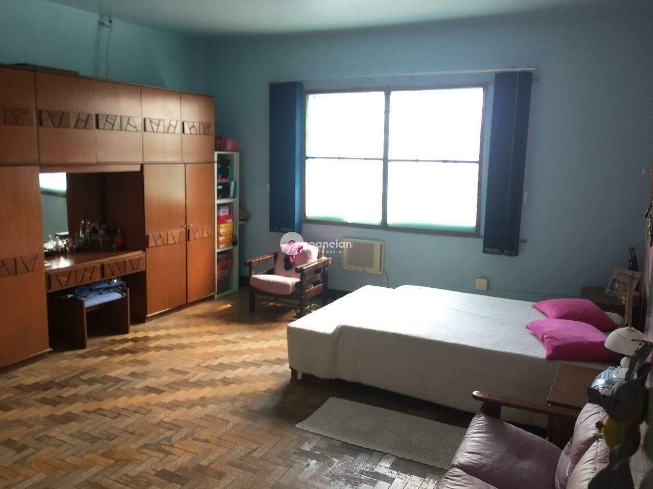 Casa à venda no Centro: 