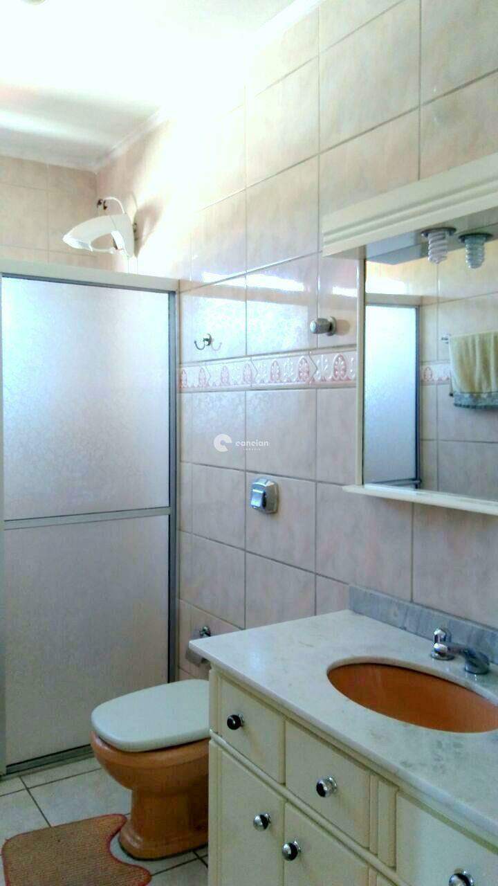 Casa à venda no Juscelino Kubitschek: 
