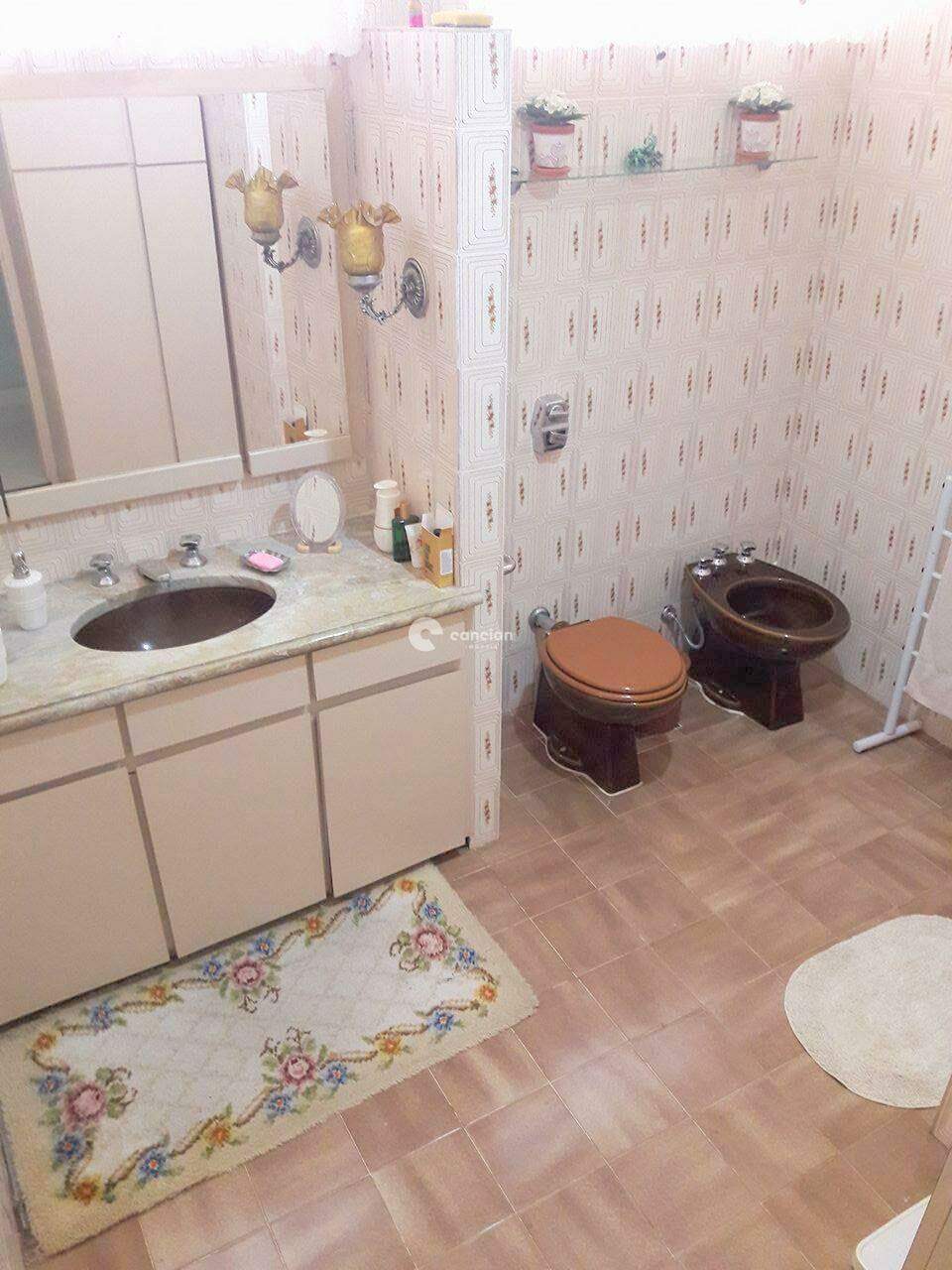 Casa à venda no Centro: 