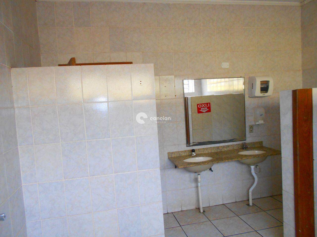 Pavilhão à venda no Nossa Senhora do Rosário: 