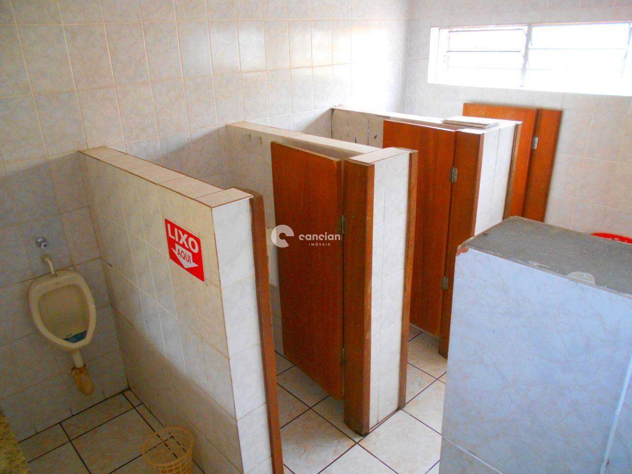 Pavilhão à venda no Nossa Senhora do Rosário: 