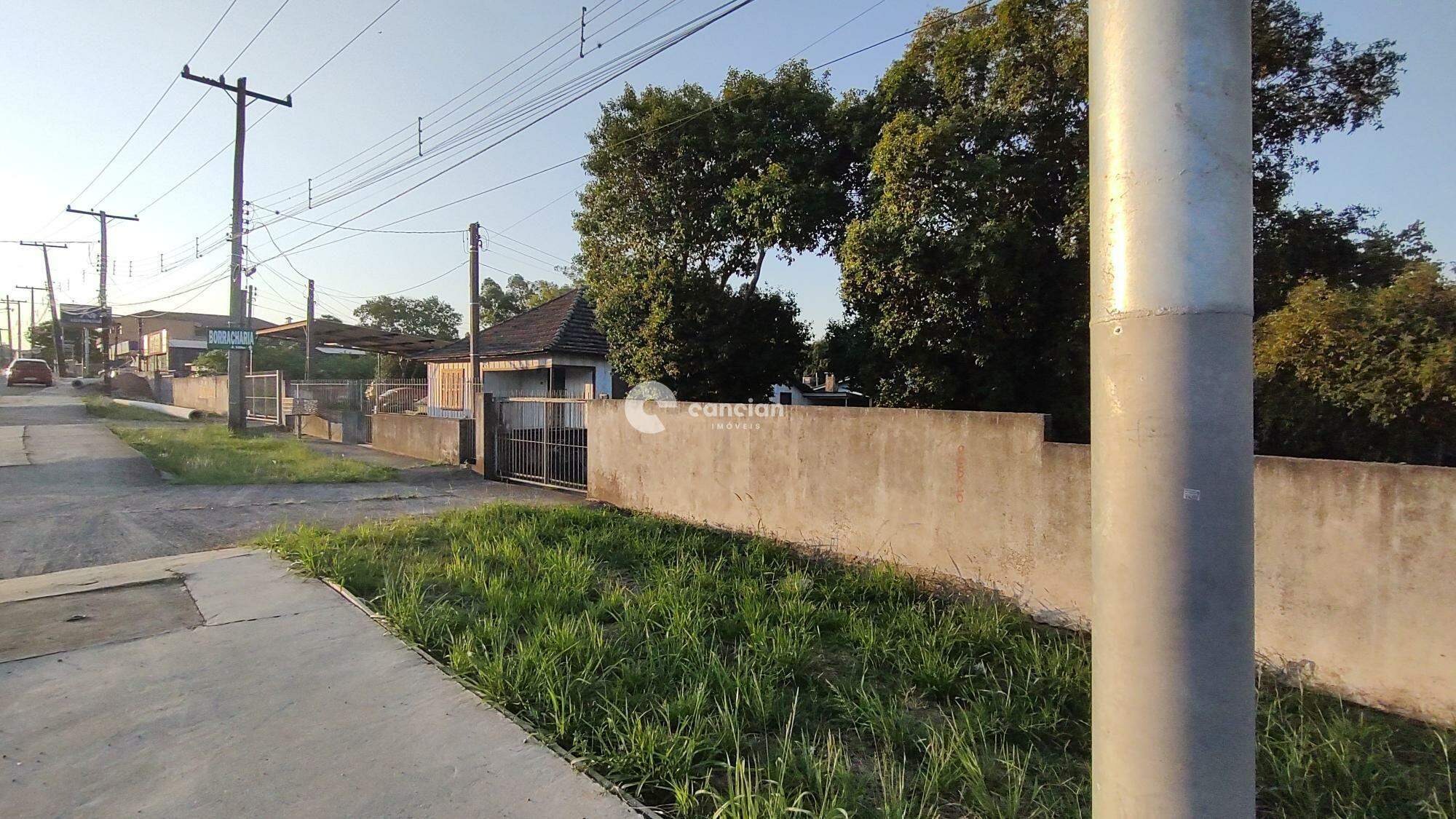 Terreno à venda no Camobi: 