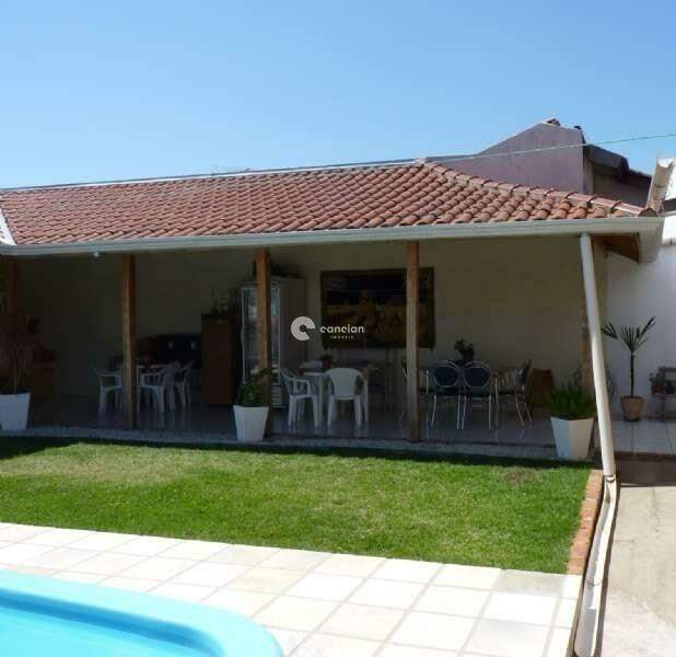 Casa à venda no Camobi: 