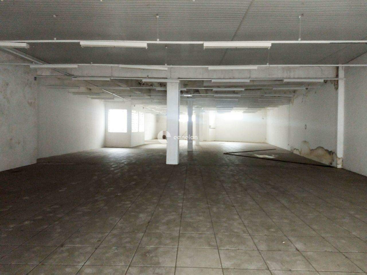 Prédio Comercial à venda no Centro: 