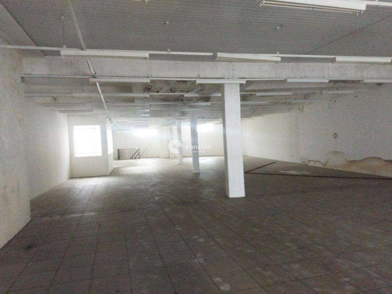 Prédio Comercial à venda no Centro: 