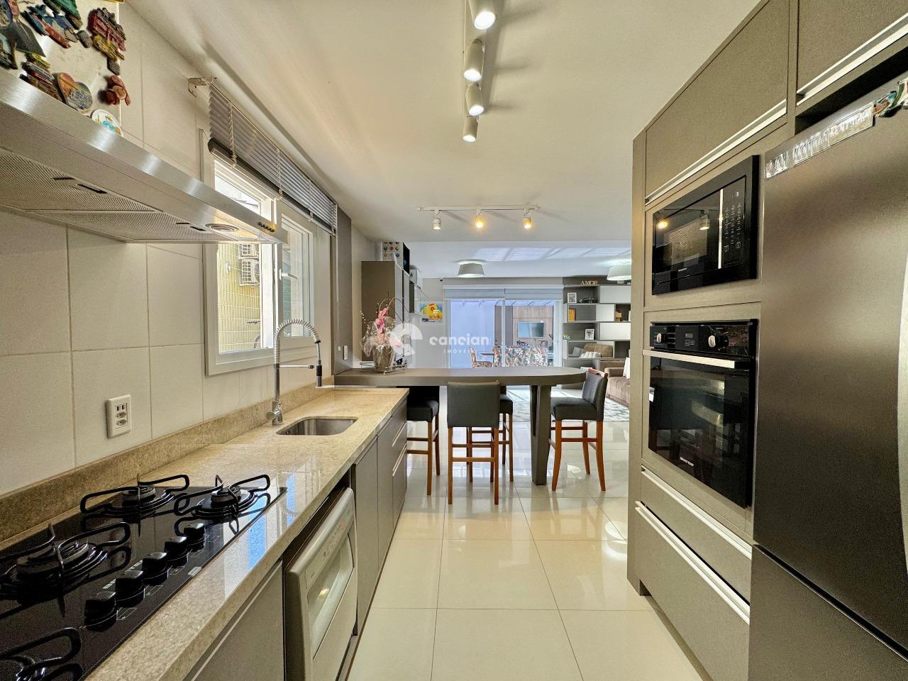 Casa de Condomínio à venda no São José: 