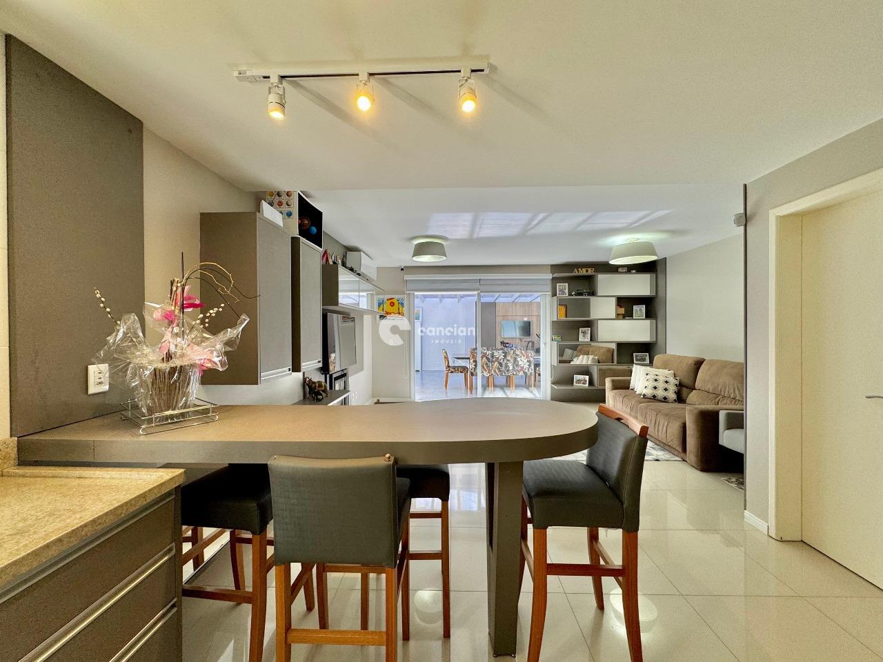 Casa de Condomínio à venda no São José: 