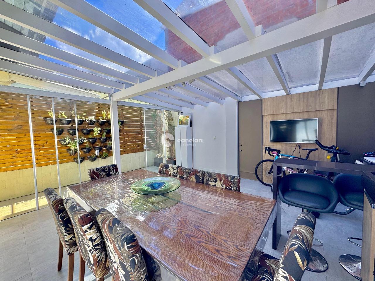 Casa de Condomínio à venda no São José: 