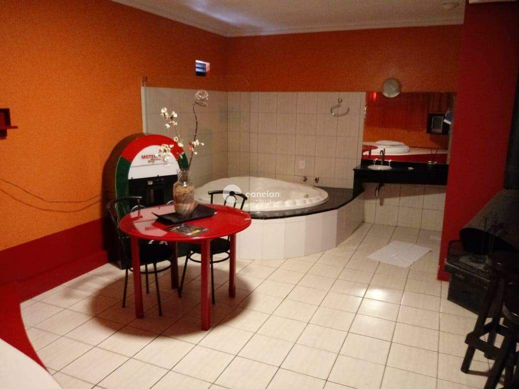 Prédio Comercial à venda no Km 3: 