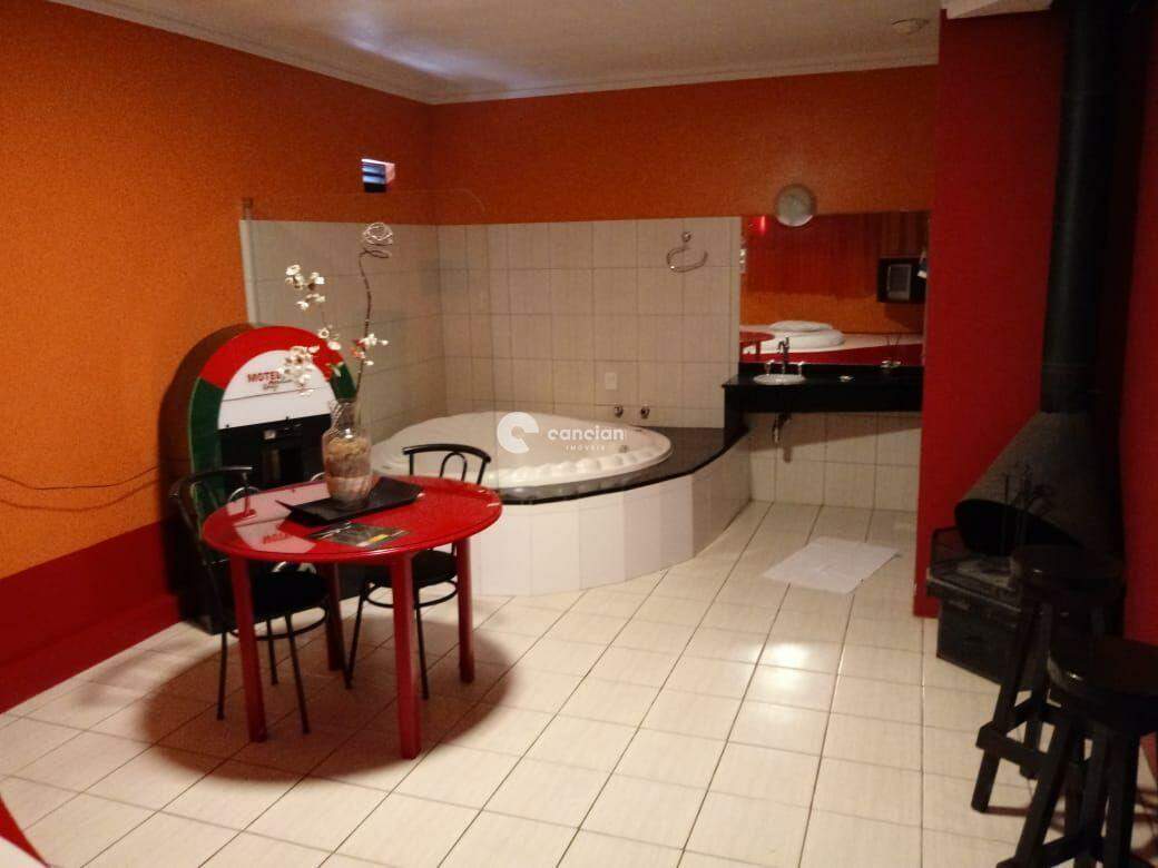 Prédio Comercial à venda no Km 3: 