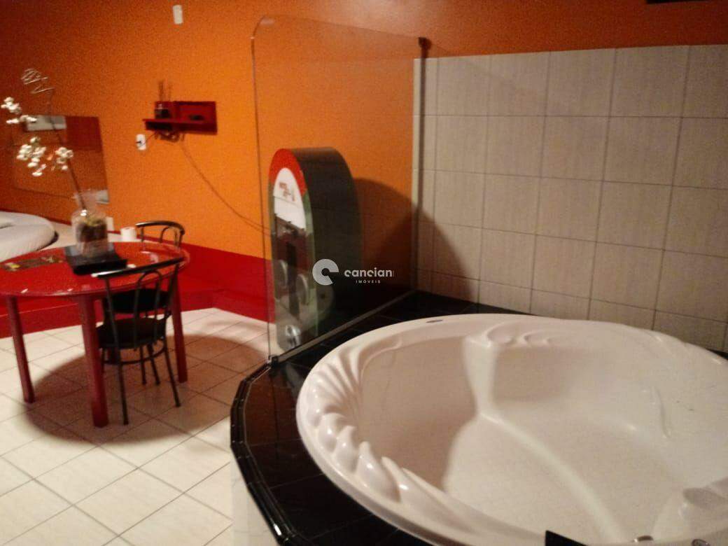 Prédio Comercial à venda no Km 3: 