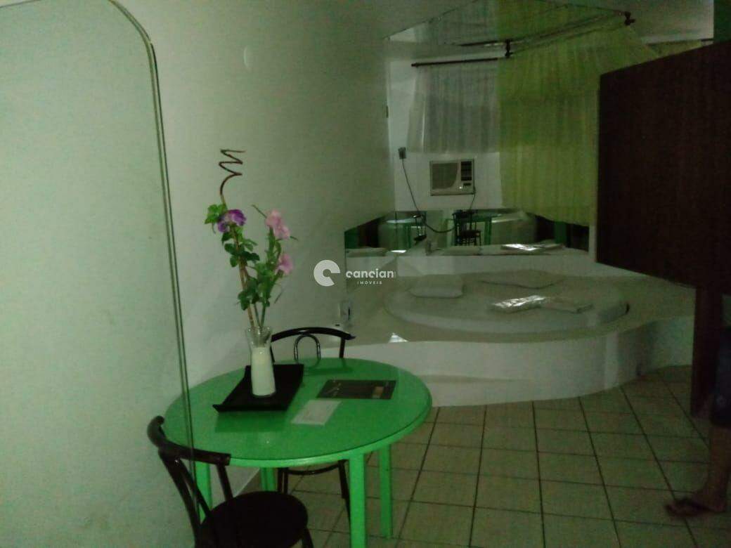 Prédio Comercial à venda no Km 3: 