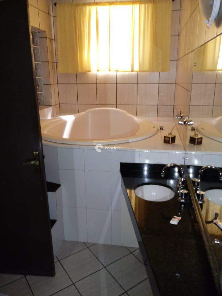Prédio Comercial à venda no Km 3: 