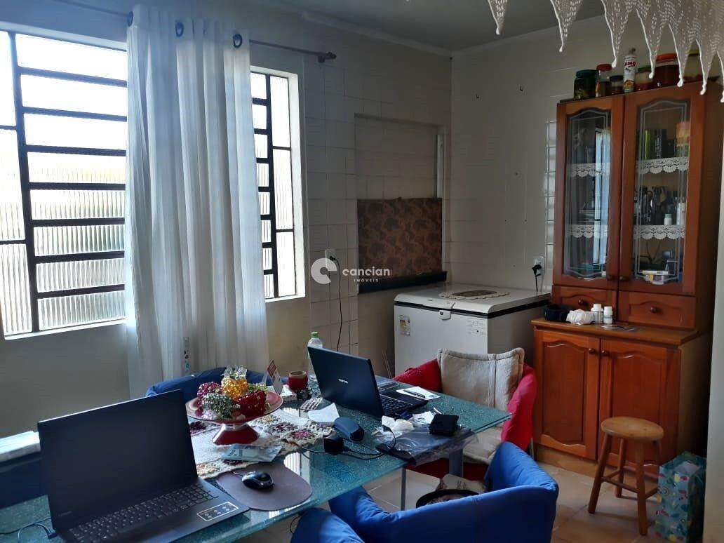 Casa à venda no Camobi: 