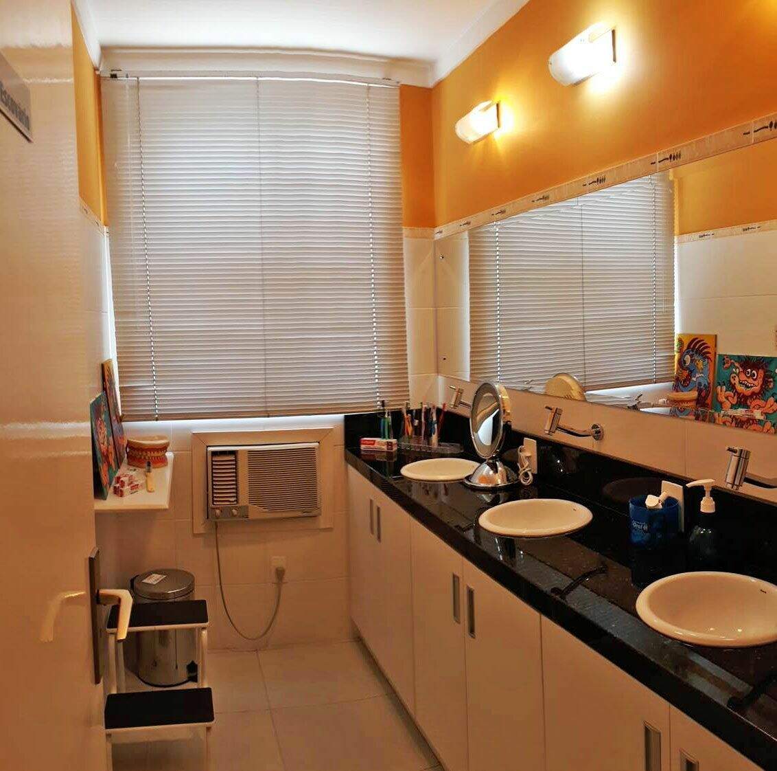 Casa Comercial à venda no Nossa Senhora Medianeira: 