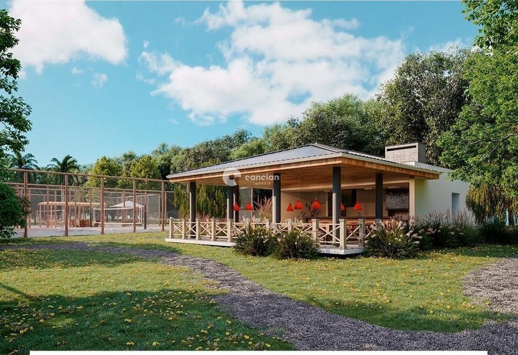 Terreno em condomínio à venda no Tomazetti: 