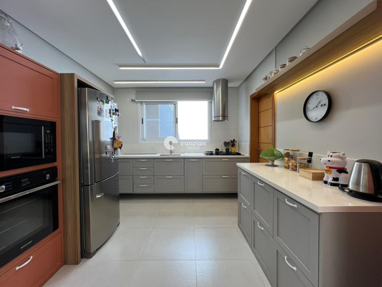 Casa de Condomínio à venda no Tomazetti: 