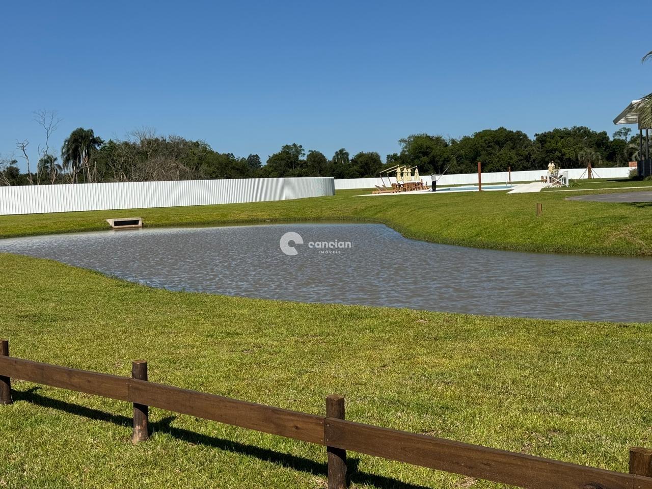 Terreno em condomínio à venda no Tomazetti: 