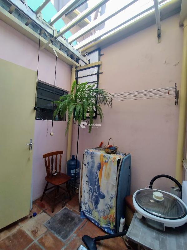 Casa à venda no Menino Jesus: Poço de luz