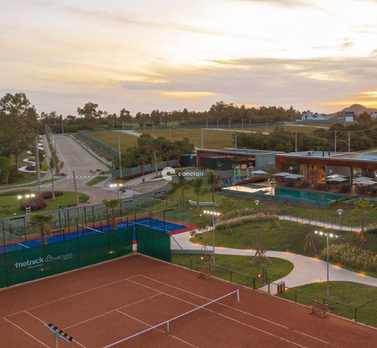 Terreno à venda no Camobi: 