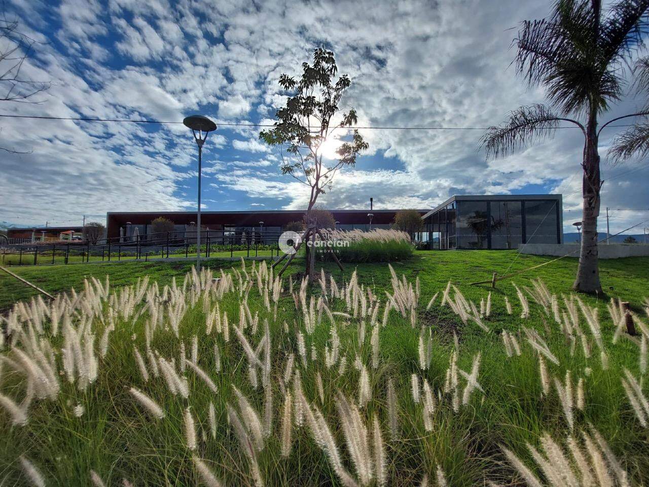 Terreno à venda no Camobi: 