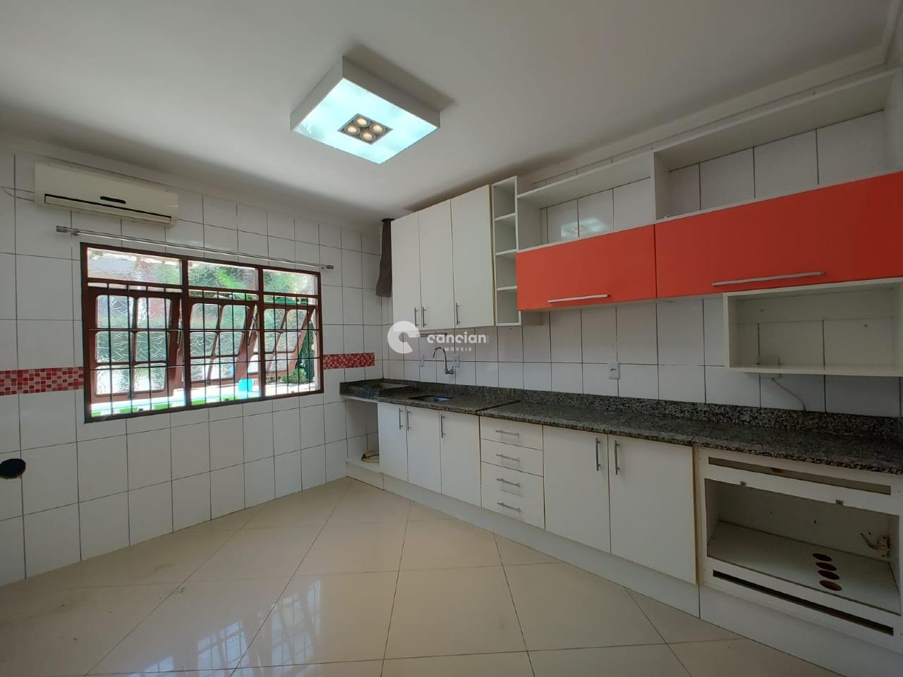 Casa à venda no Juscelino Kubitschek: 