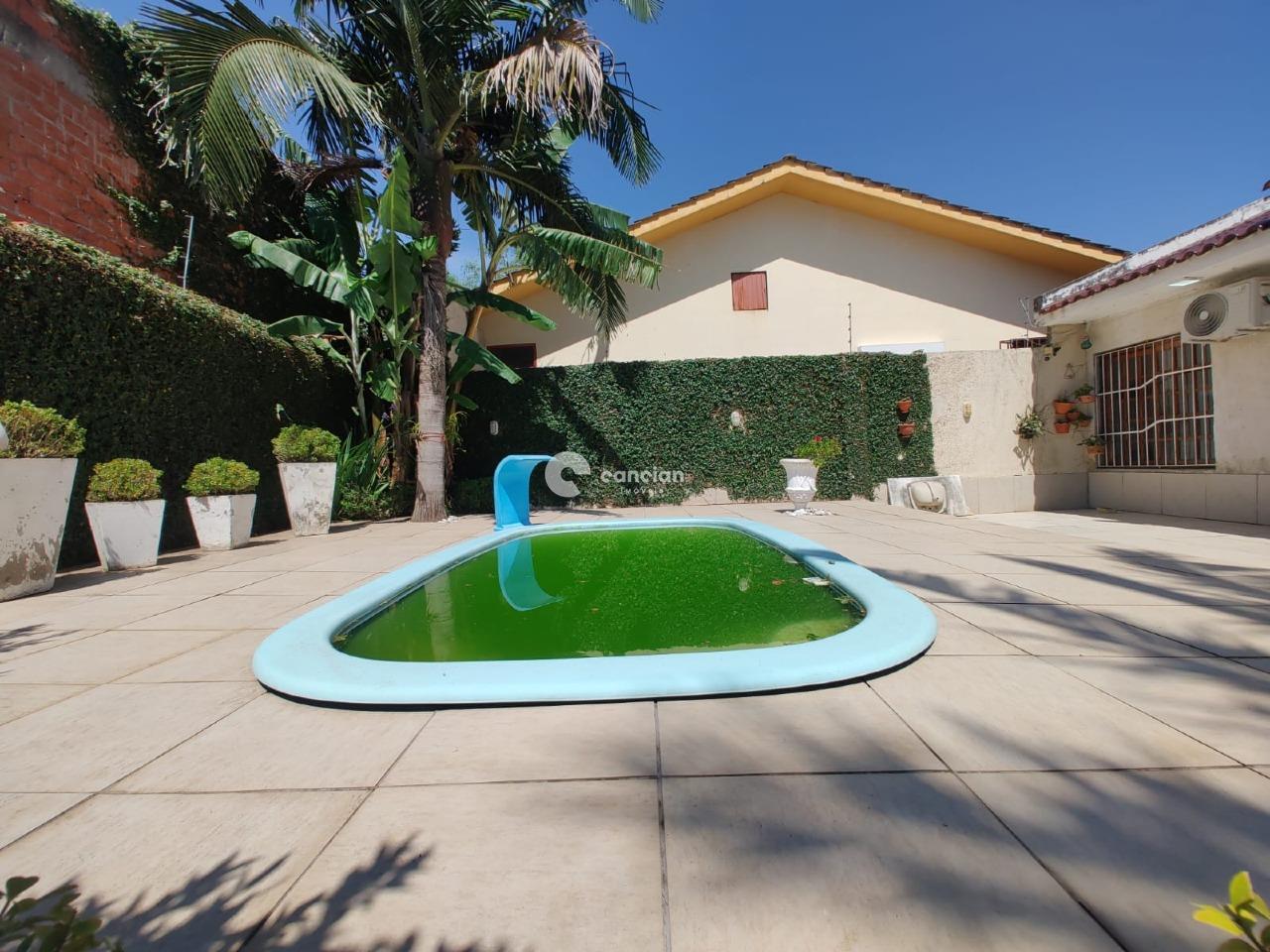 Casa à venda no Juscelino Kubitschek: 