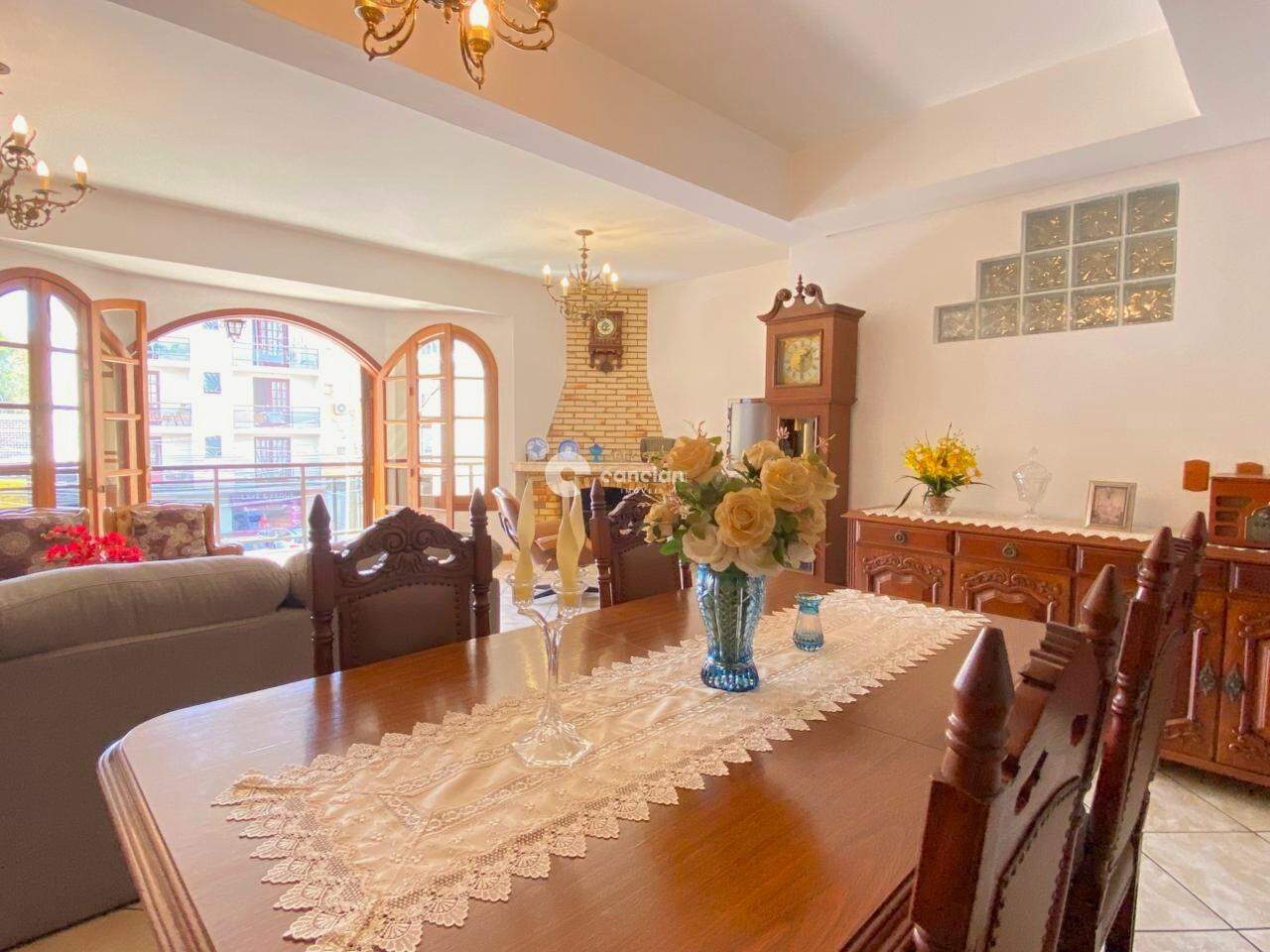 Duplex à venda no Centro: 