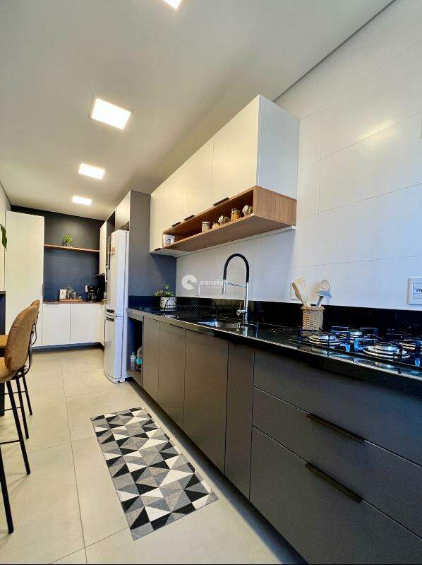 Apartamento à venda no Camobi: 