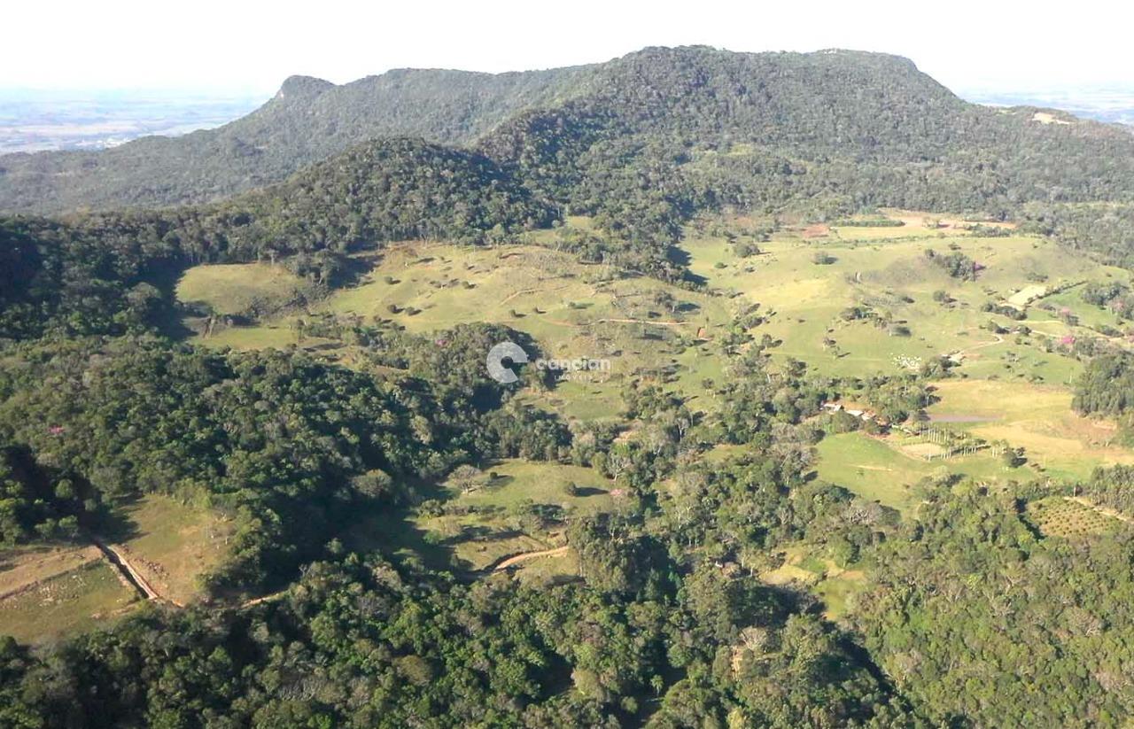 Terreno em condomínio à venda no Interior: 