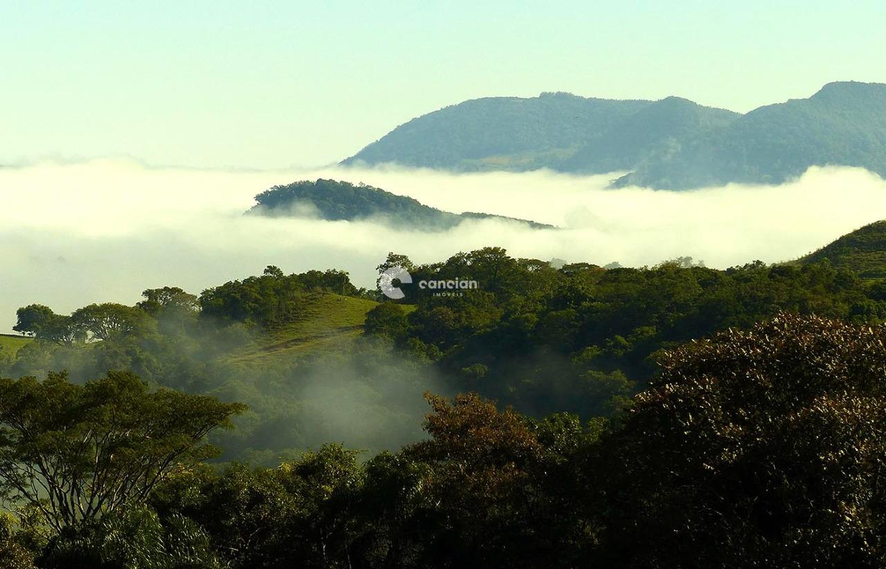 Terreno em condomínio à venda no Interior: 