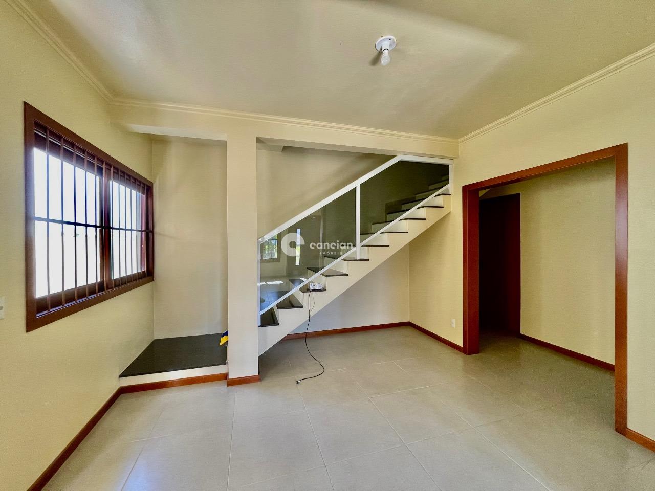 Casa de Condomínio para aluguel no Camobi: 