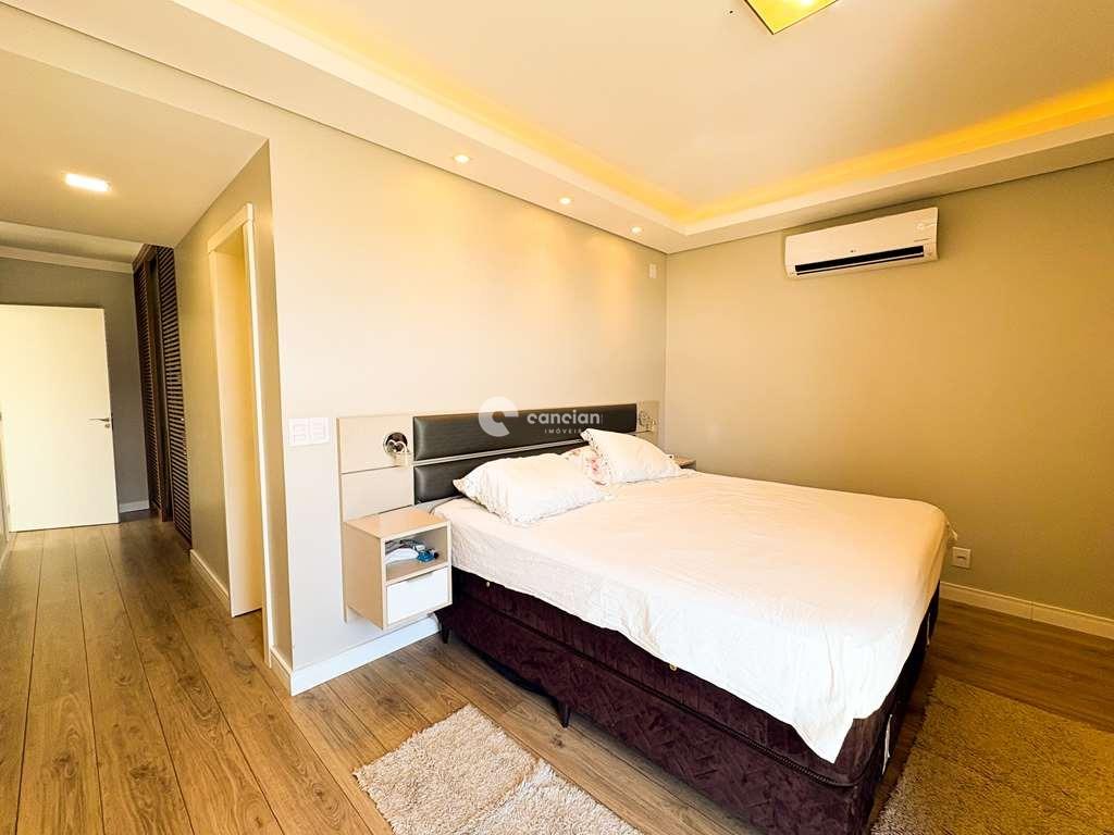 Casa de Condomínio à venda no Tomazetti: 