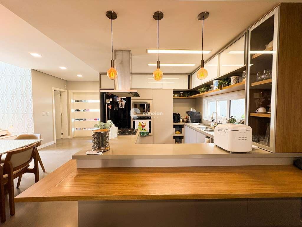 Casa de Condomínio à venda no Tomazetti: 