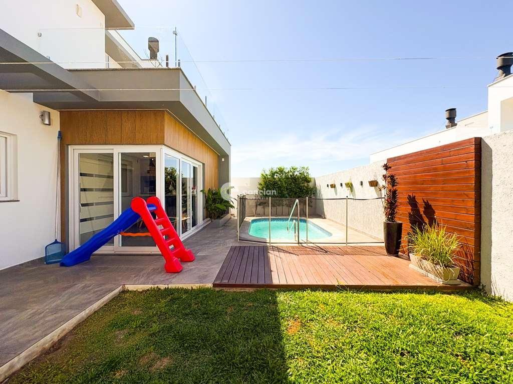 Casa de Condomínio à venda no Tomazetti: 