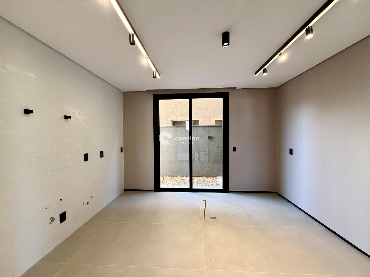 Casa de Condomínio à venda no Tomazetti: 