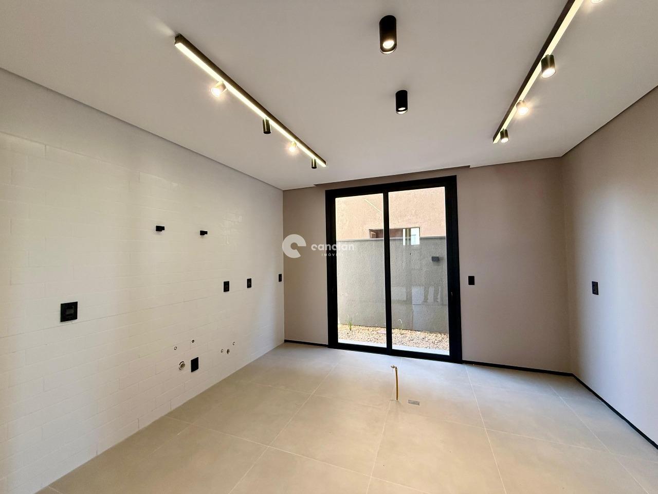 Casa de Condomínio à venda no Tomazetti: 