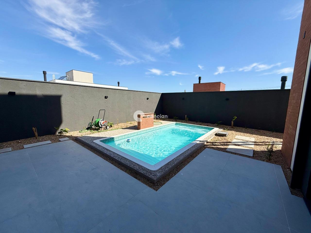 Casa de Condomínio à venda no Tomazetti: 