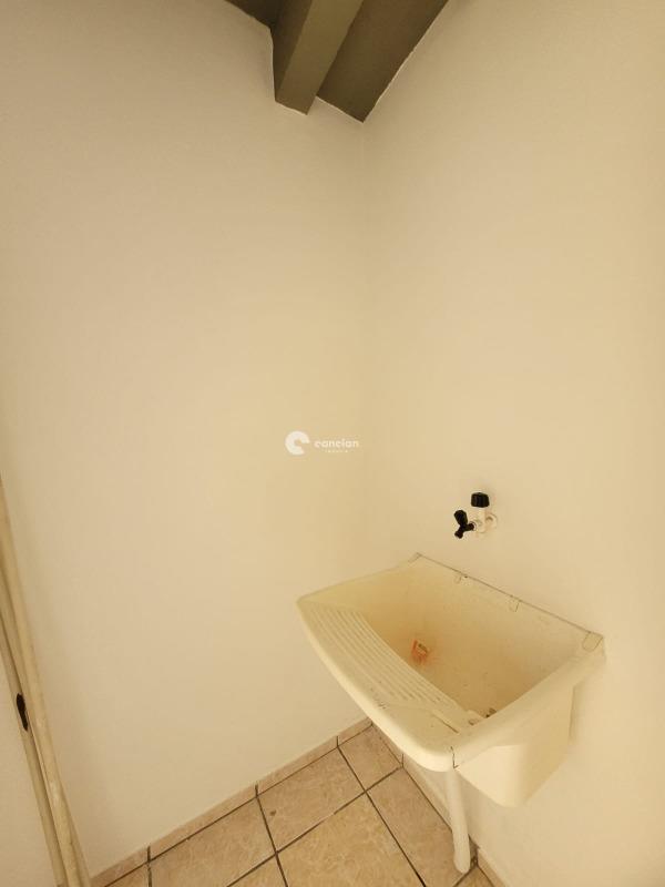 Kitnet para aluguel no Camobi: 