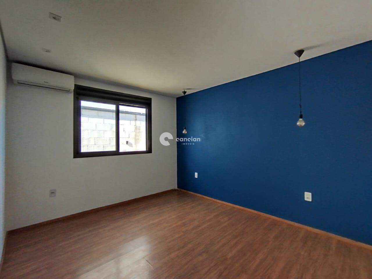 Casa de Condomínio à venda no Camobi: 