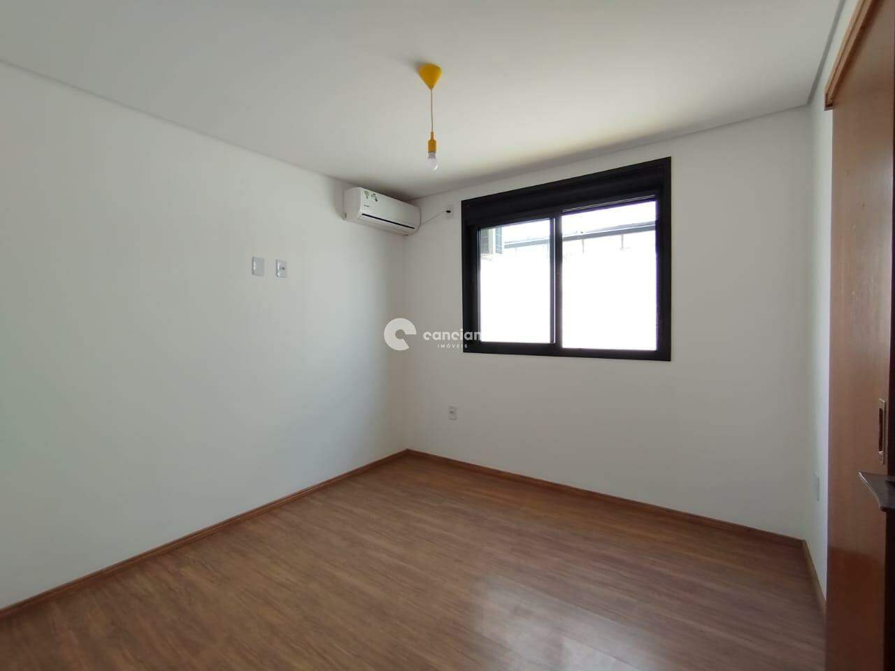 Casa de Condomínio à venda no Camobi: 