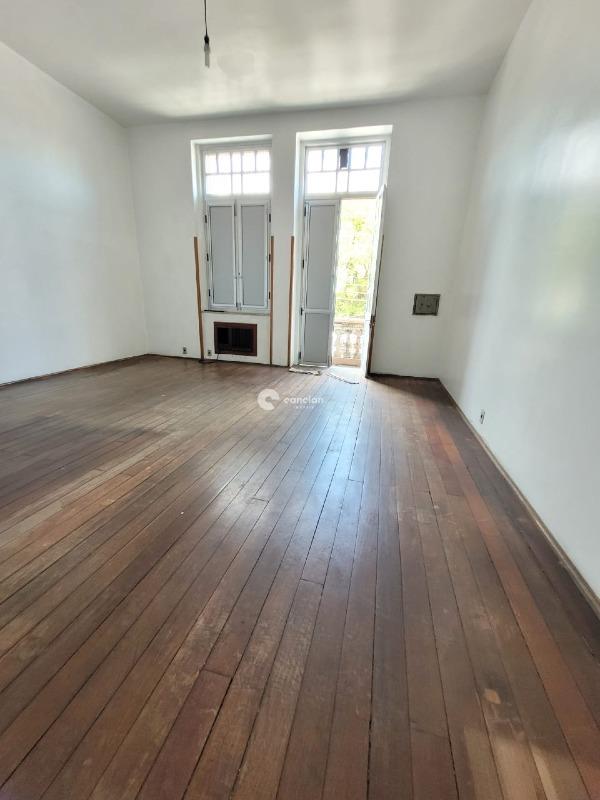 Prédio Comercial à venda no Centro: 