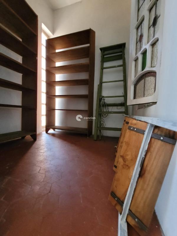 Prédio Comercial à venda no Centro: 