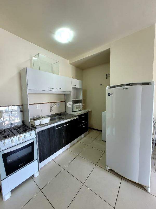 Apartamento para aluguel no Centro: 