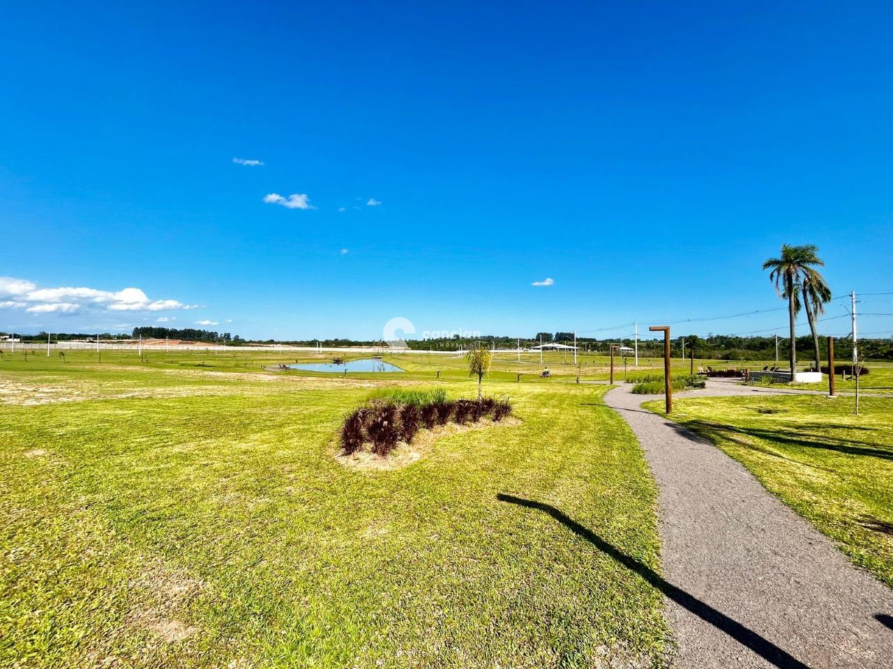 Terreno em condomínio à venda no Tomazetti: 