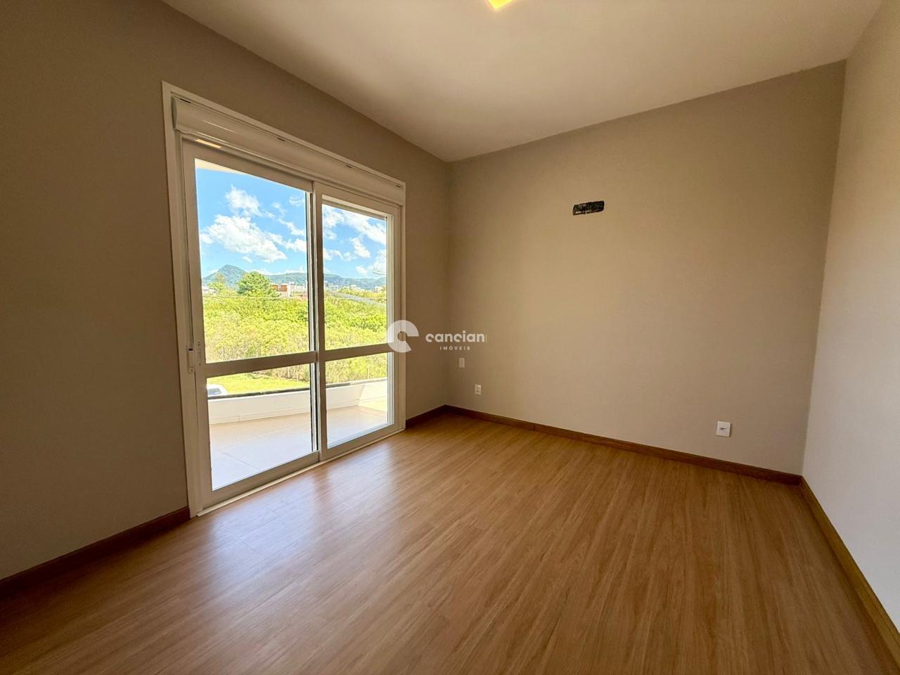 Casa de Condomínio à venda no Camobi: 